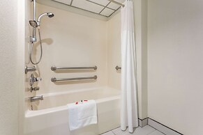 Days Inn & Suites by Wyndham Rocky Mount Golden East