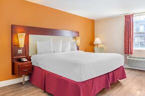 Days Inn & Suites by Wyndham Rocky Mount Golden East
