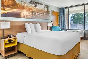 Days Inn & Suites by Wyndham Rocky Mount Golden East