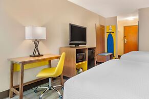 Days Inn & Suites by Wyndham Rocky Mount Golden East