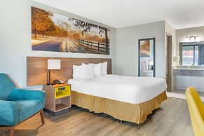 Days Inn & Suites by Wyndham Rocky Mount Golden East