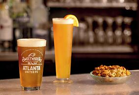 Courtland Grand Hotel, Trademark Collection by Wyndham