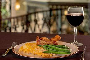 Courtland Grand Hotel, Trademark Collection by Wyndham