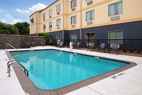 Fairfield Inn & Suites by Marriott Arlington Six Flags