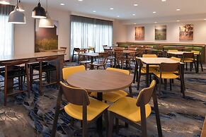Fairfield Inn & Suites by Marriott Arlington Six Flags