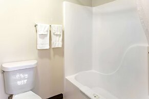 Quality Inn & Suites Metropolis I-24