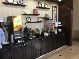 Days Inn & Suites by Wyndham Columbia Airport