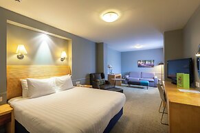 Holiday Inn Guildford by IHG