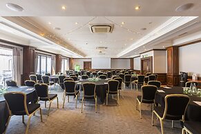 Holiday Inn Guildford by IHG