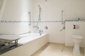Holiday Inn Guildford by IHG