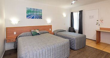 Riviera on Ruthven Motel