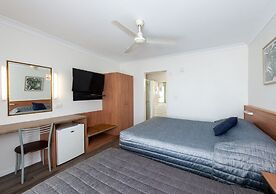 Riviera on Ruthven Motel