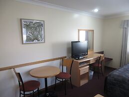 Riviera on Ruthven Motel