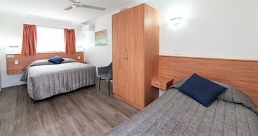 Riviera on Ruthven Motel