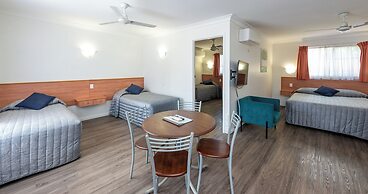 Riviera on Ruthven Motel