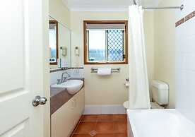 Riviera on Ruthven Motel