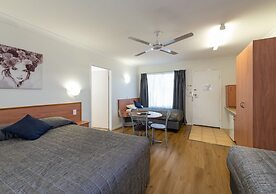 Riviera on Ruthven Motel