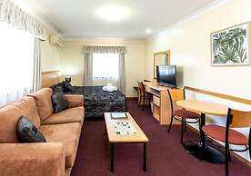 Riviera on Ruthven Motel