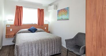 Riviera on Ruthven Motel