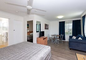 Riviera on Ruthven Motel