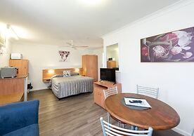 Riviera on Ruthven Motel