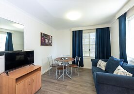 Riviera on Ruthven Motel