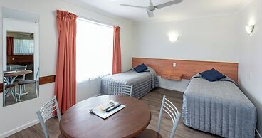 Riviera on Ruthven Motel