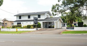 Riviera on Ruthven Motel