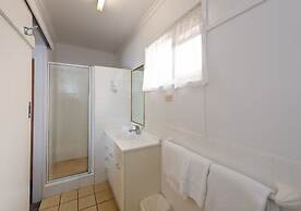 Riviera on Ruthven Motel