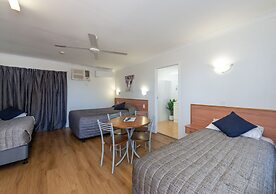 Riviera on Ruthven Motel