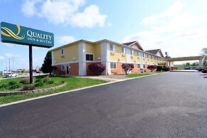 Quality Inn and Suites Springfield Southwest near I-72