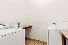 Quality Inn and Suites Springfield Southwest near I-72