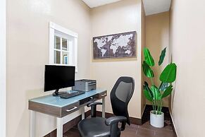 Quality Inn and Suites Springfield Southwest near I-72