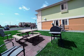 Quality Inn and Suites Springfield Southwest near I-72