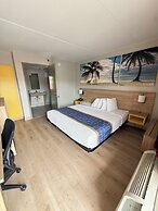 Days Inn by Wyndham Shorter