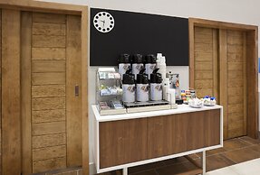 Holiday Inn Express Minneapolis - Golden Valley by IHG