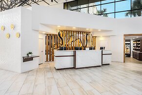 Crowne Plaza Hotel Jacksonville Airport/I-95N by IHG