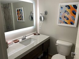 Crowne Plaza Hotel Jacksonville Airport/I-95N by IHG