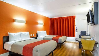 Motel 6 Brunswick, GA