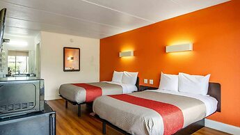 Motel 6 Brunswick, GA