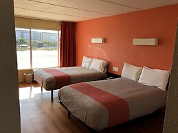 Motel 6 Brunswick, GA