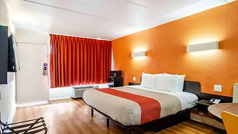 Motel 6 Brunswick, GA