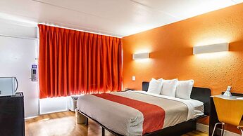 Motel 6 Brunswick, GA