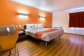 Motel 6 Tampa, FL - Fairgrounds