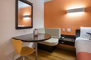 Motel 6 Tampa, FL - Fairgrounds