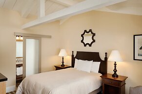 Lighthouse Lodge And Cottages