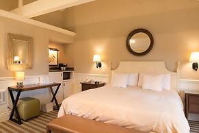 Lighthouse Lodge And Cottages