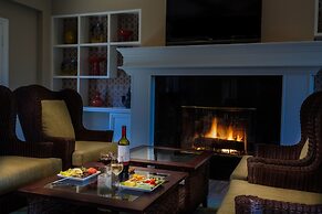 Lighthouse Lodge And Cottages