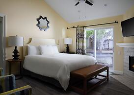 Lighthouse Lodge And Cottages