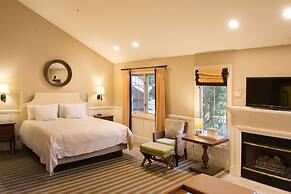 Lighthouse Lodge And Cottages